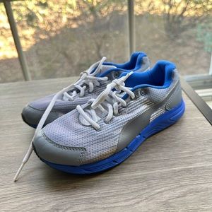 Puma running kids shoes size 3 new